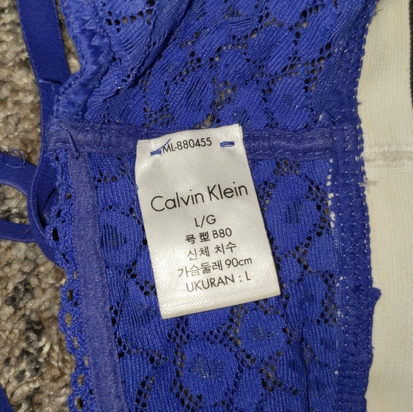 Calvin Klein| Sheer Lace Bralette - Picture 2 of 4